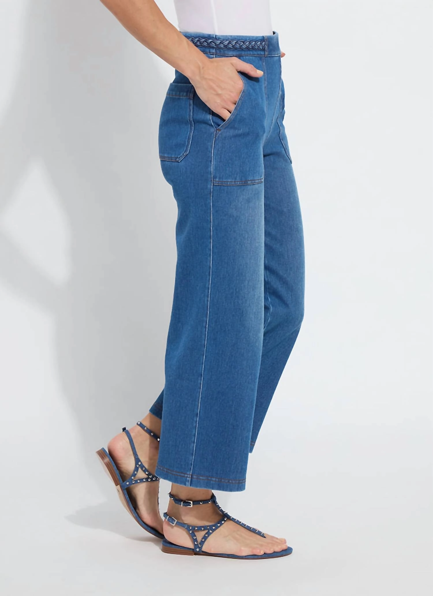 Hayes Braded Wide Leg Crop Jeans In Mid Wash