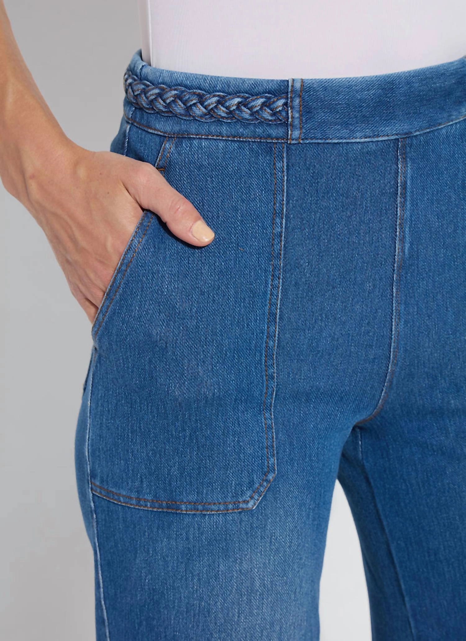 Hayes Braded Wide Leg Crop Jeans In Mid Wash