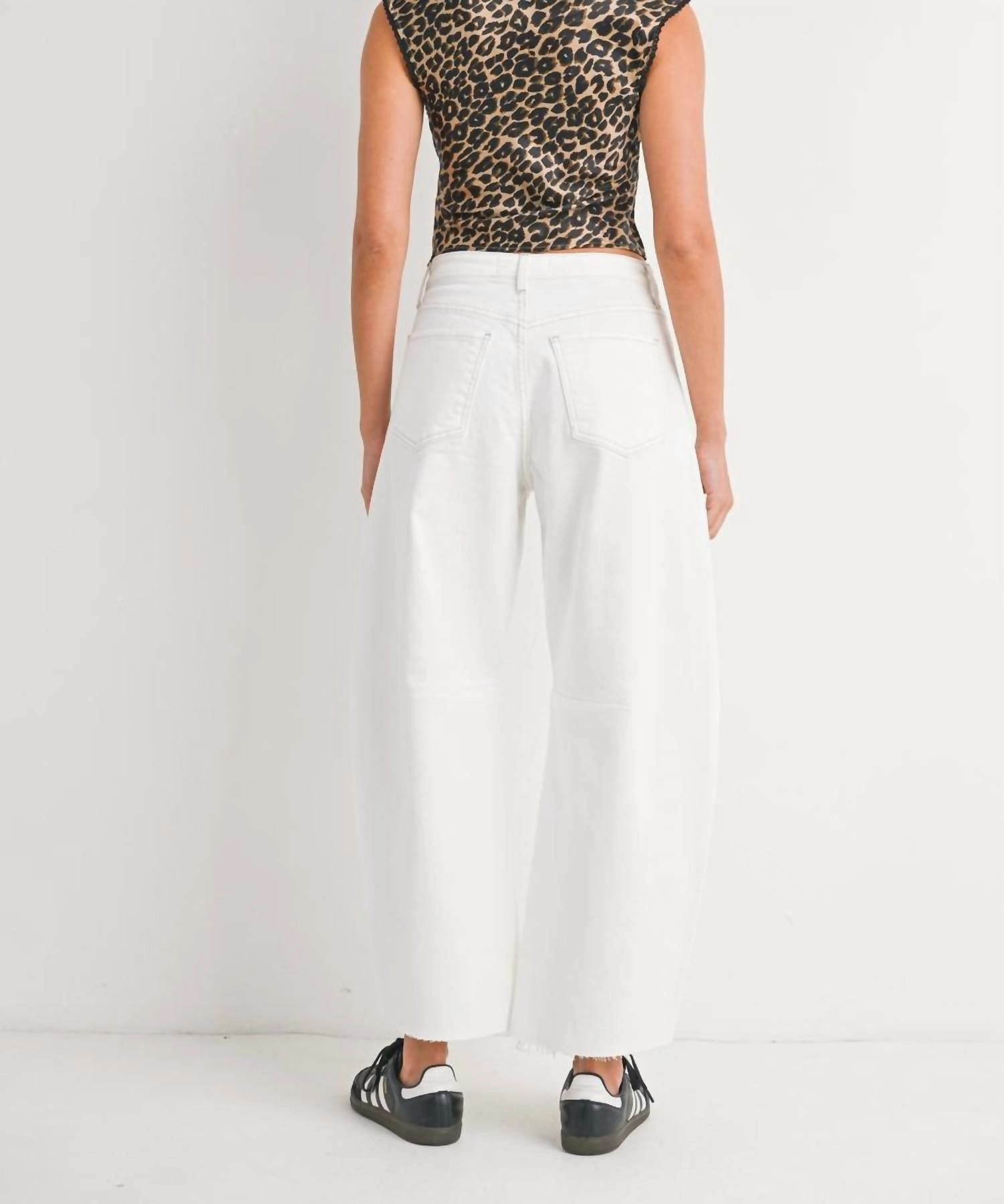 Seamed Barrel Jean In White