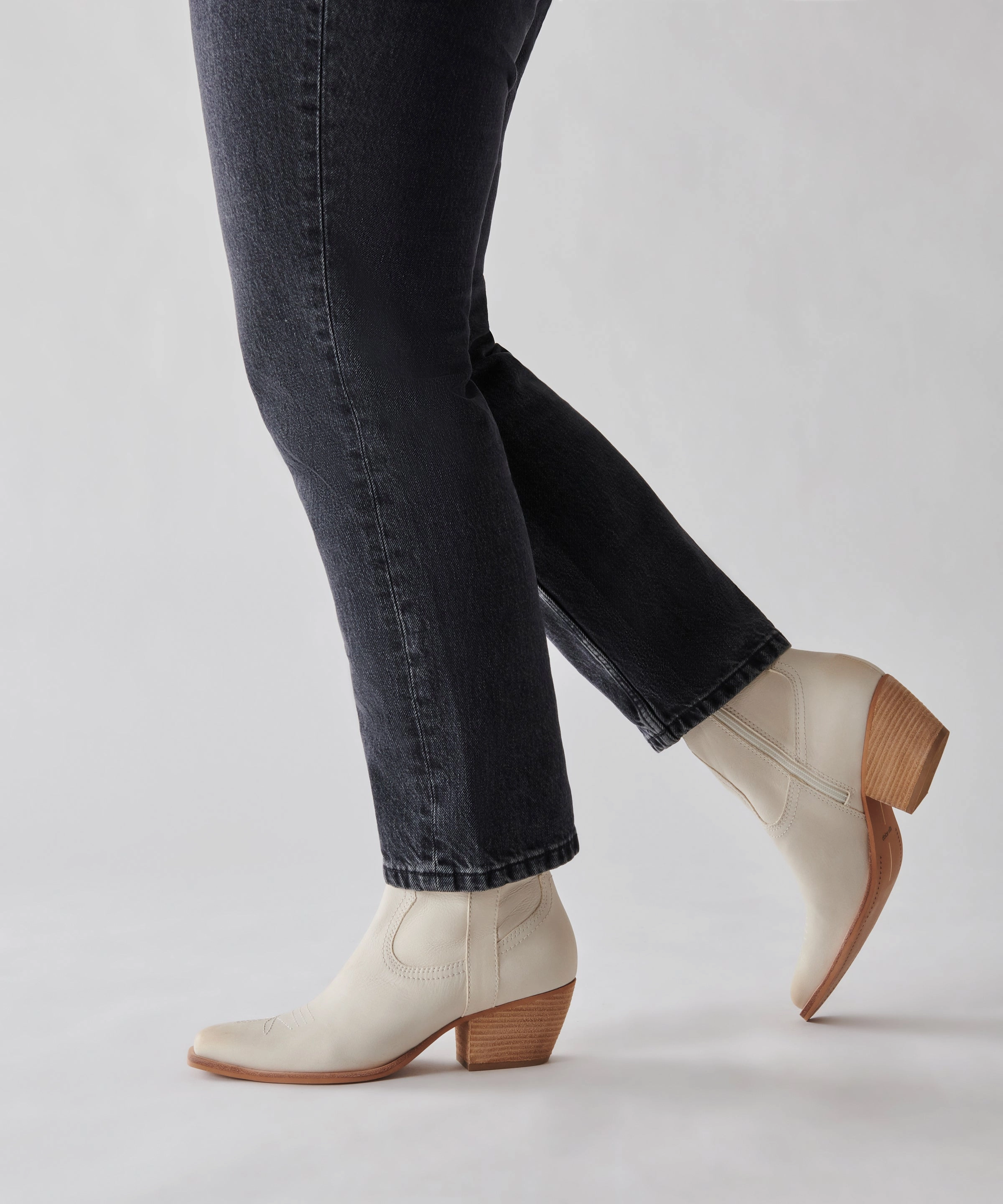 SILMA BOOTIES IVORY NUBUCK - re:vita