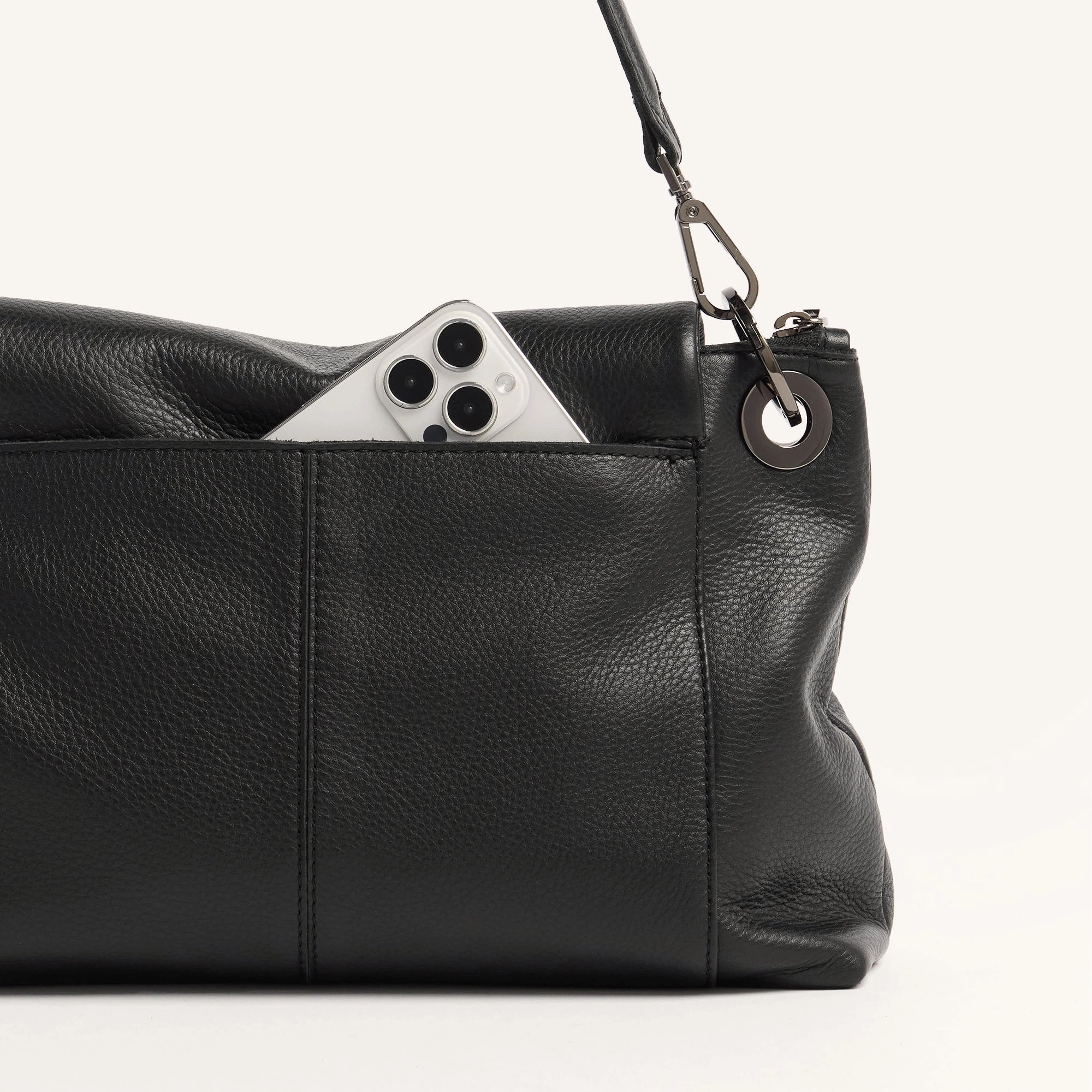 VIP Grand | Black/Gunmetal